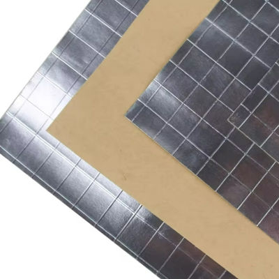 Folha-Scrim-Kraft Façadeira com 2 vias de esgrima, 60 g de papel kraft e 95 g de peso de base para aplicações de isolamento