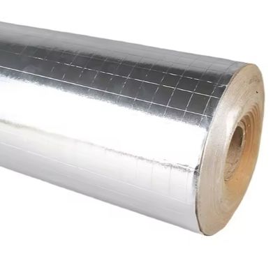 Folha-Scrim-Kraft Façadeira com 2 vias de esgrima, 60 g de papel kraft e 95 g de peso de base para aplicações de isolamento
